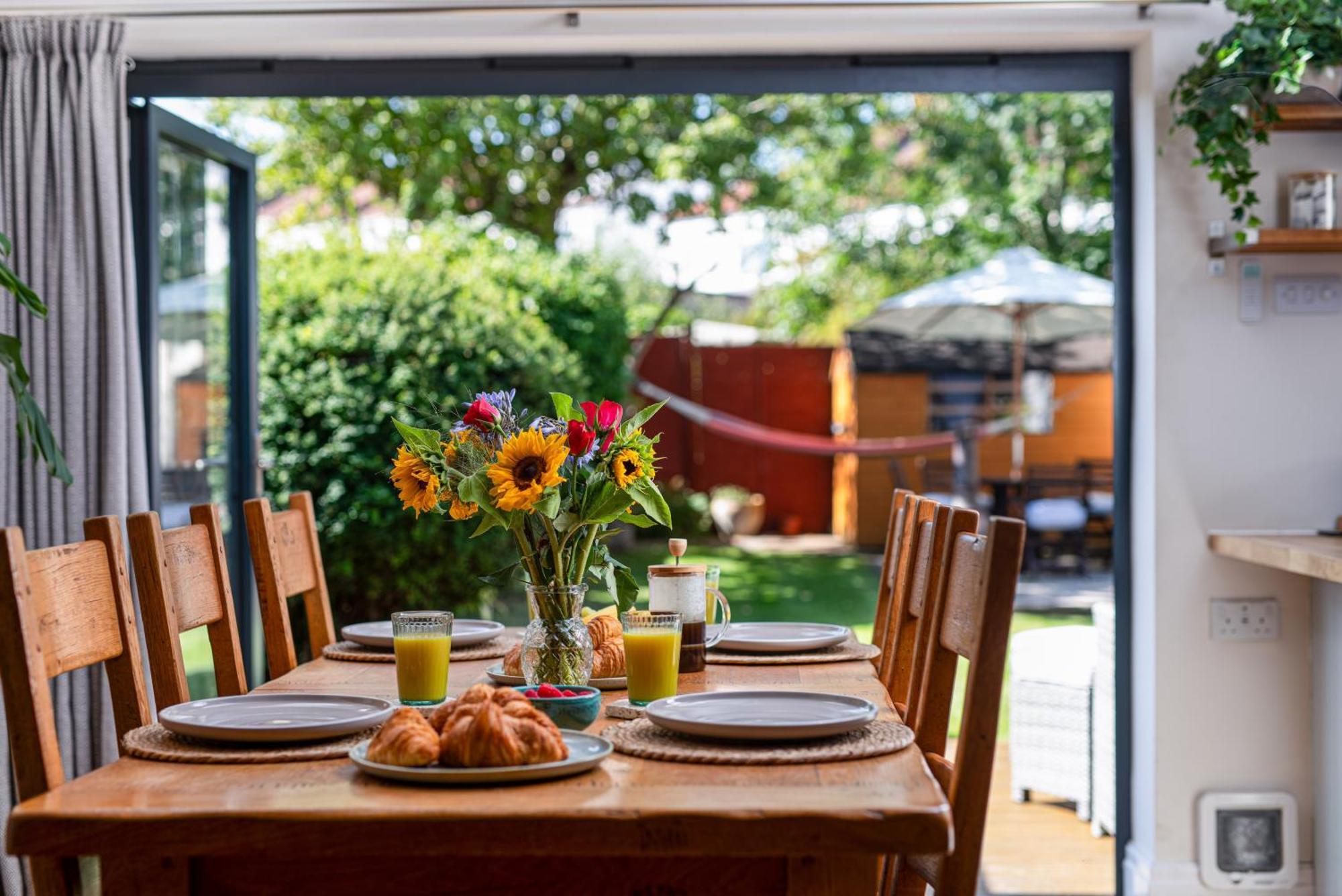 Charming Family Home With Stoves, Garden & Parking Bristol Zewnętrze zdjęcie